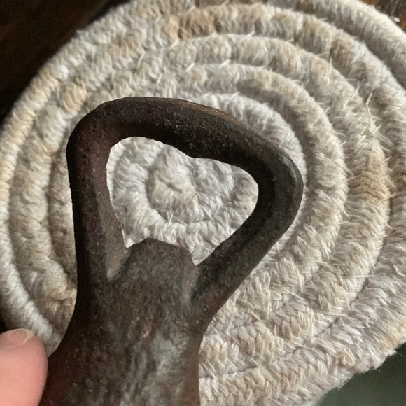 Cast iron bird window decor bottle opener - Picture 3 of 7